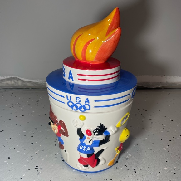 Vintage 1996 USA Olympics Looney Tunes Cookie Jar Warmer Bros. LIKE NEW - Picture 2 of 11